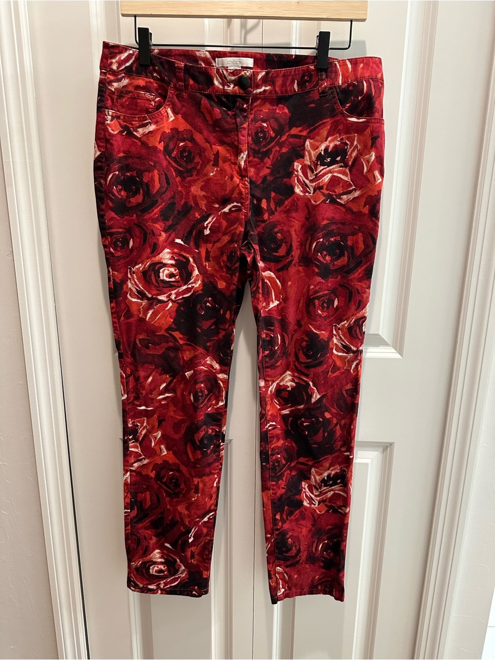 Chico's Red Rose Print Chinos Size 2 US L